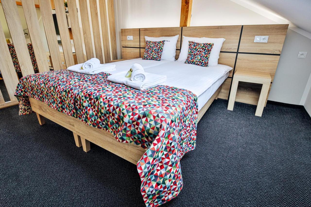 Bed and breakfast Targowa37 Uniejów Extérieur photo